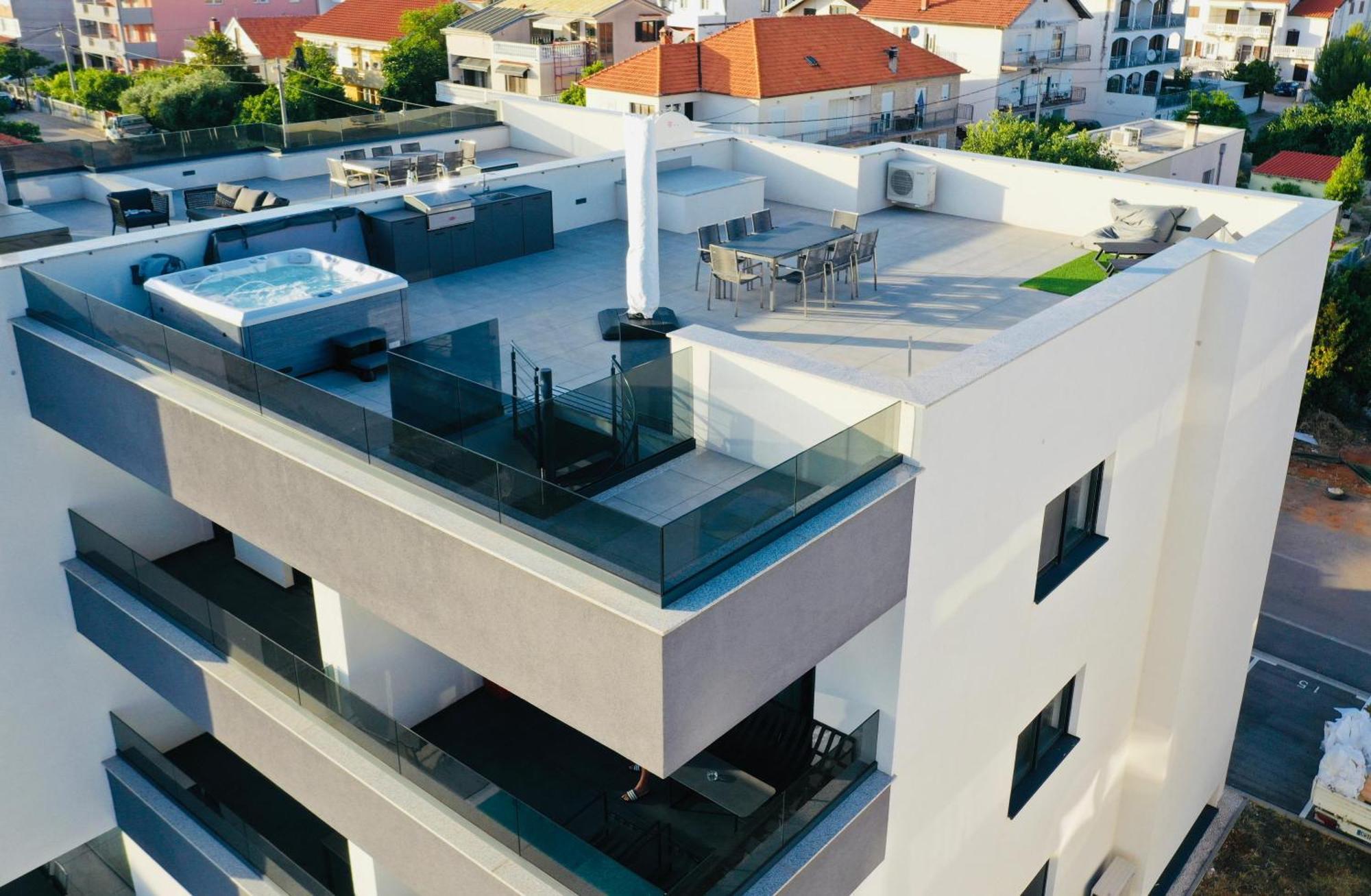 Fux Luxury Rooftop Terrace Jacuzzi & Bbq Ζαντάρ Εξωτερικό φωτογραφία